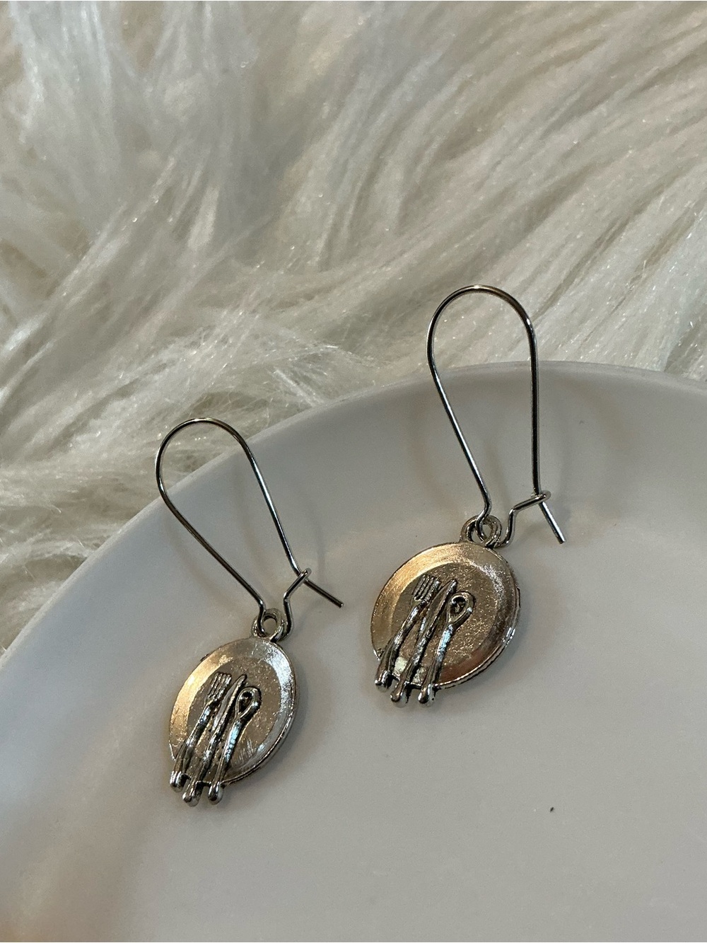 Super cute unique silver-tone plate and utensil earrings